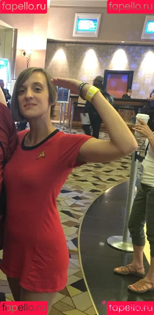 Ashley Victoria Robinson / ashleyvrobinson / gay1acarebearcub Onlyfans Photo Gallery 