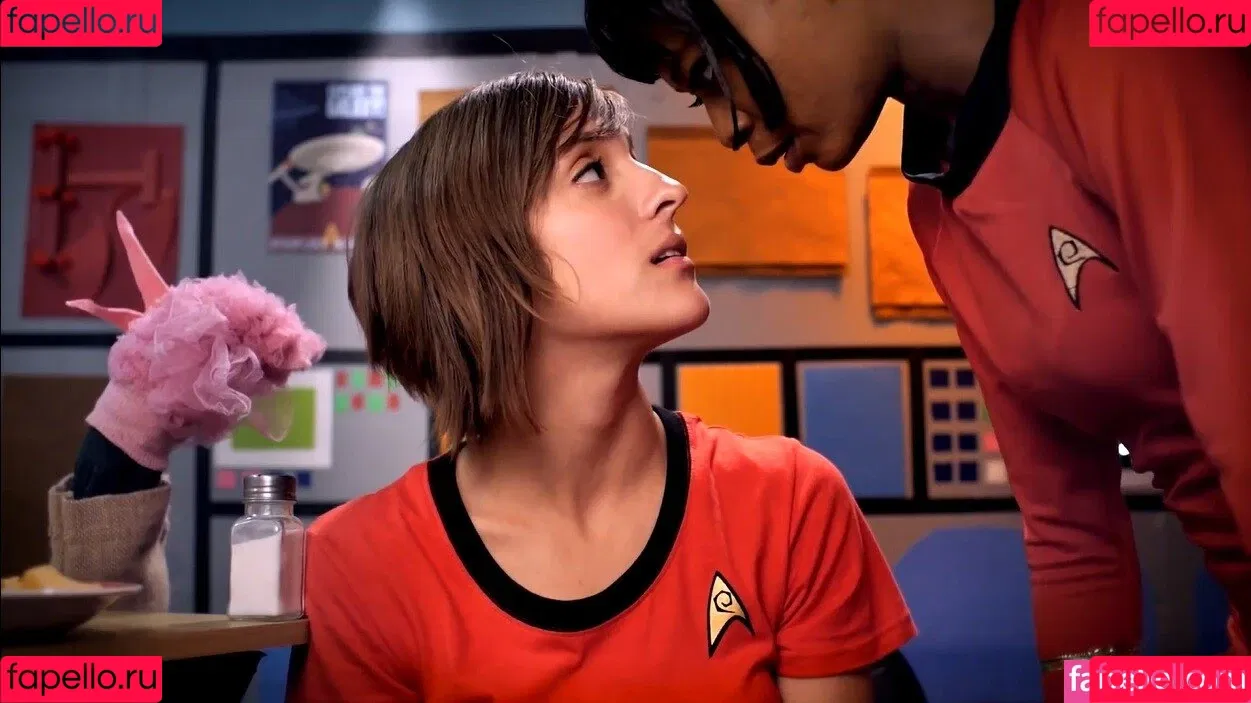 Ashley Victoria Robinson / ashleyvrobinson / gay1acarebearcub Onlyfans Photo Gallery 