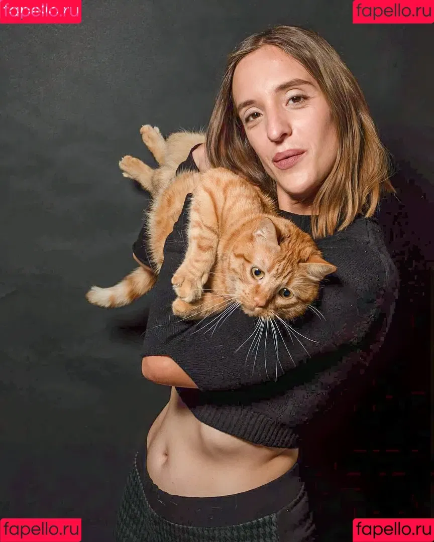 Ashley Victoria Robinson / ashleyvrobinson / gay1acarebearcub Onlyfans Photo Gallery 