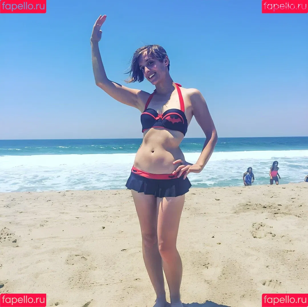 Ashley Victoria Robinson / ashleyvrobinson / gay1acarebearcub Onlyfans Photo Gallery 