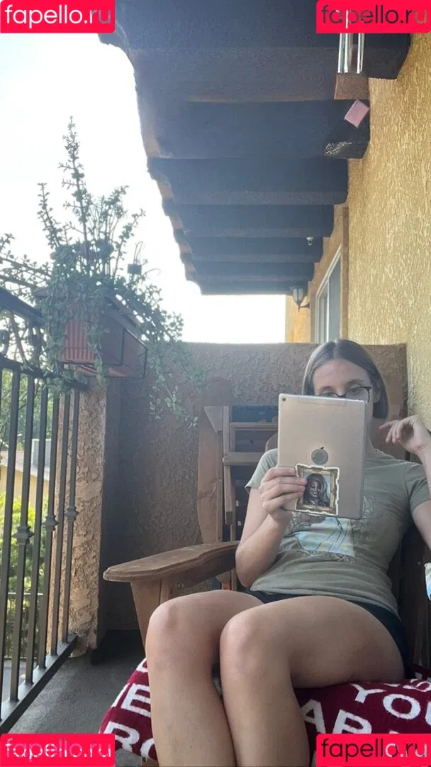 Ashley Victoria Robinson / ashleyvrobinson / gay1acarebearcub Onlyfans Photo Gallery 