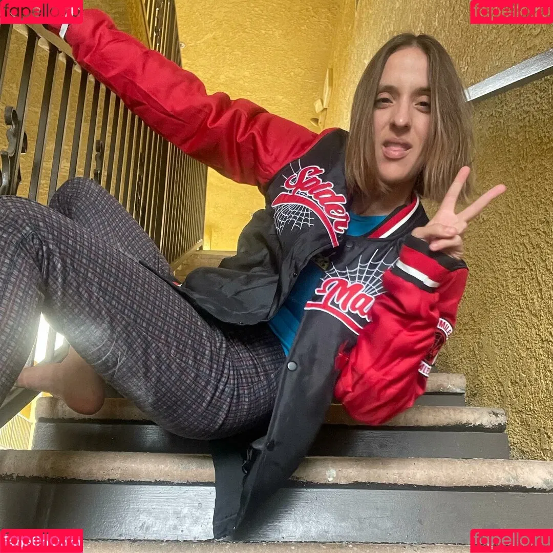 Ashley Victoria Robinson / ashleyvrobinson / gay1acarebearcub Onlyfans Photo Gallery 