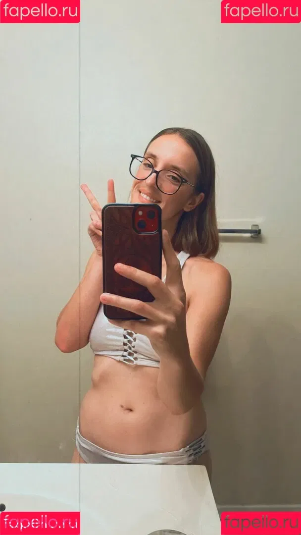 Ashley Victoria Robinson / ashleyvrobinson / gay1acarebearcub Onlyfans Photo Gallery 