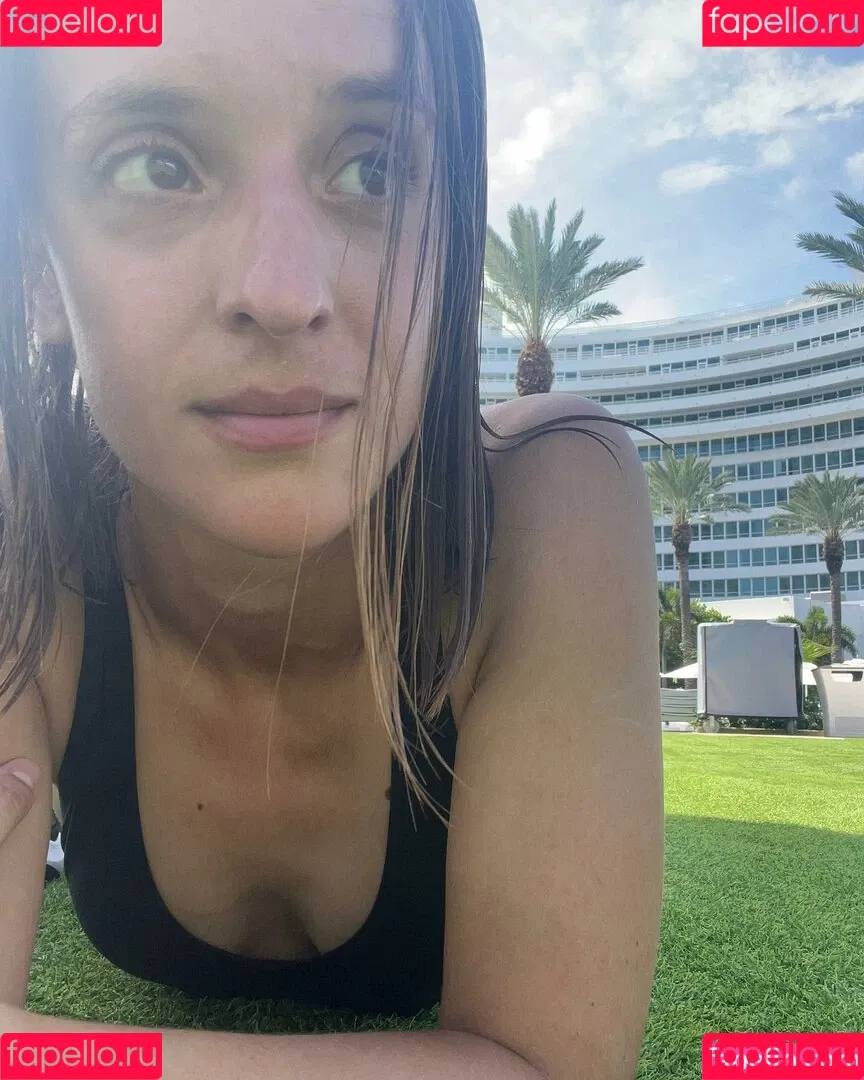 Ashley Victoria Robinson / ashleyvrobinson / gay1acarebearcub Onlyfans Photo Gallery 