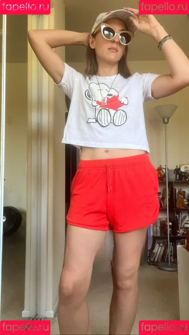 Ashley Victoria Robinson / ashleyvrobinson / gay1acarebearcub Onlyfans Photo Gallery 