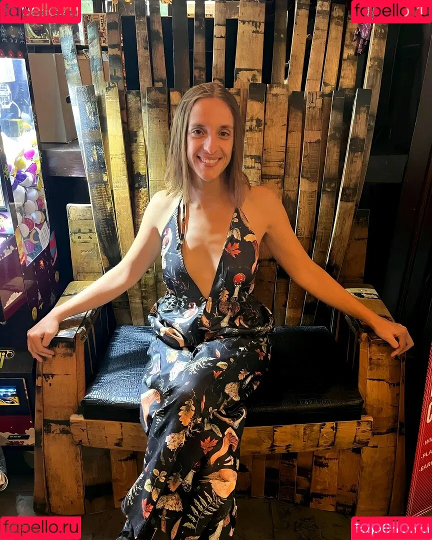 Ashley Victoria Robinson / ashleyvrobinson / gay1acarebearcub Onlyfans Photo Gallery 