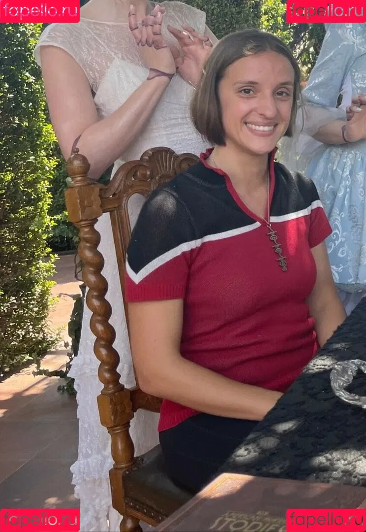 Ashley Victoria Robinson / ashleyvrobinson / gay1acarebearcub Onlyfans Photo Gallery 