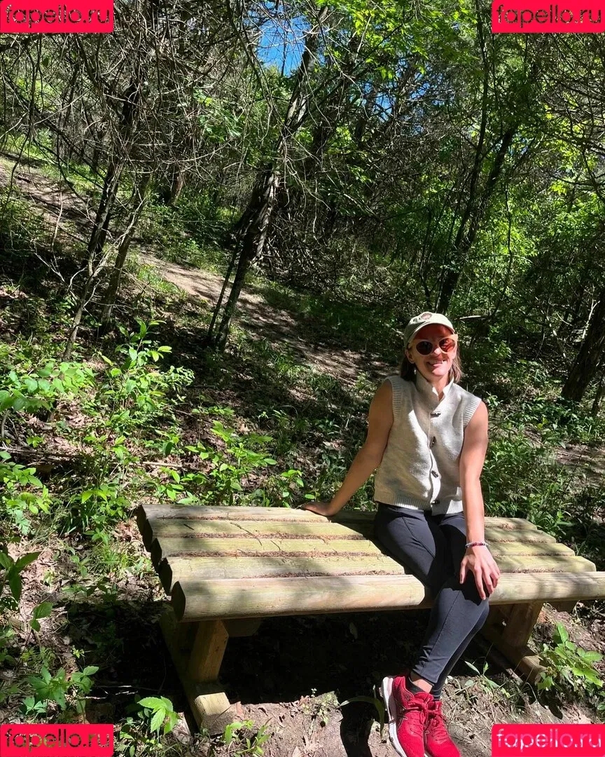 Ashley Victoria Robinson / ashleyvrobinson / gay1acarebearcub Onlyfans Photo Gallery 