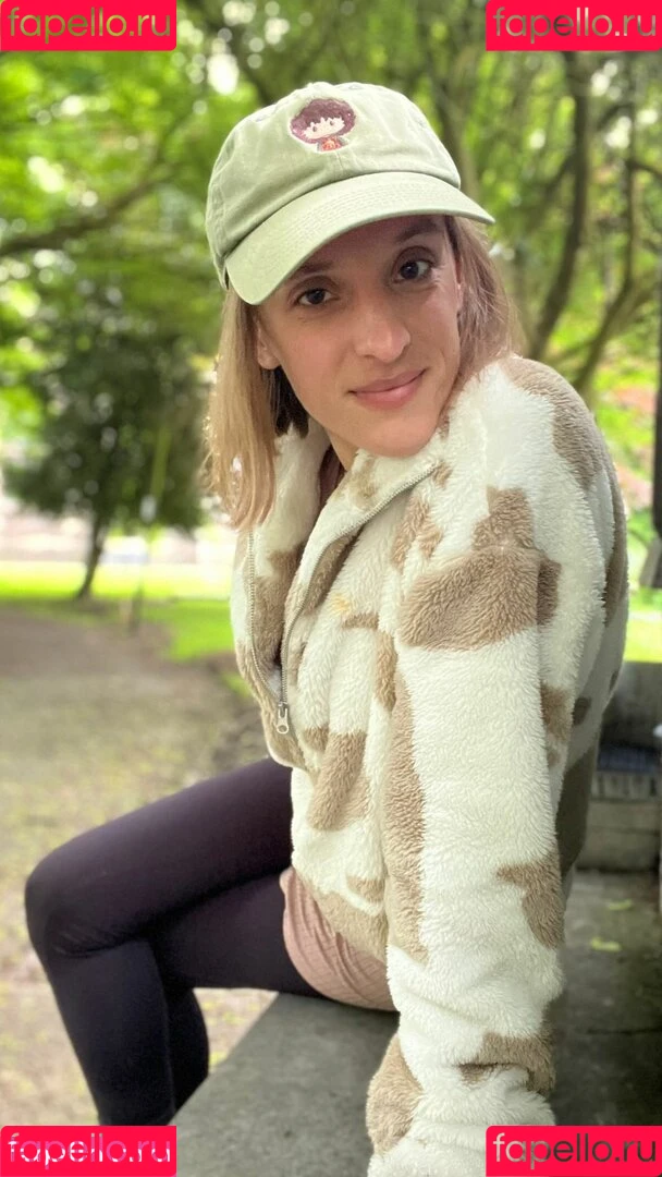 Ashley Victoria Robinson / ashleyvrobinson / gay1acarebearcub Onlyfans Photo Gallery 