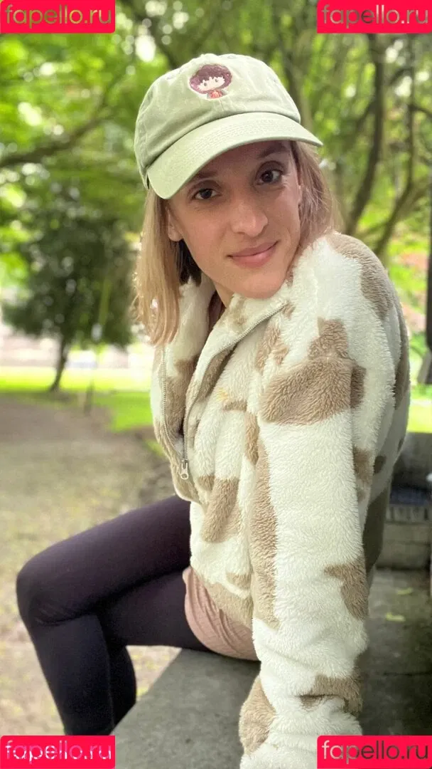 Ashley Victoria Robinson / ashleyvrobinson / gay1acarebearcub Onlyfans Photo Gallery 