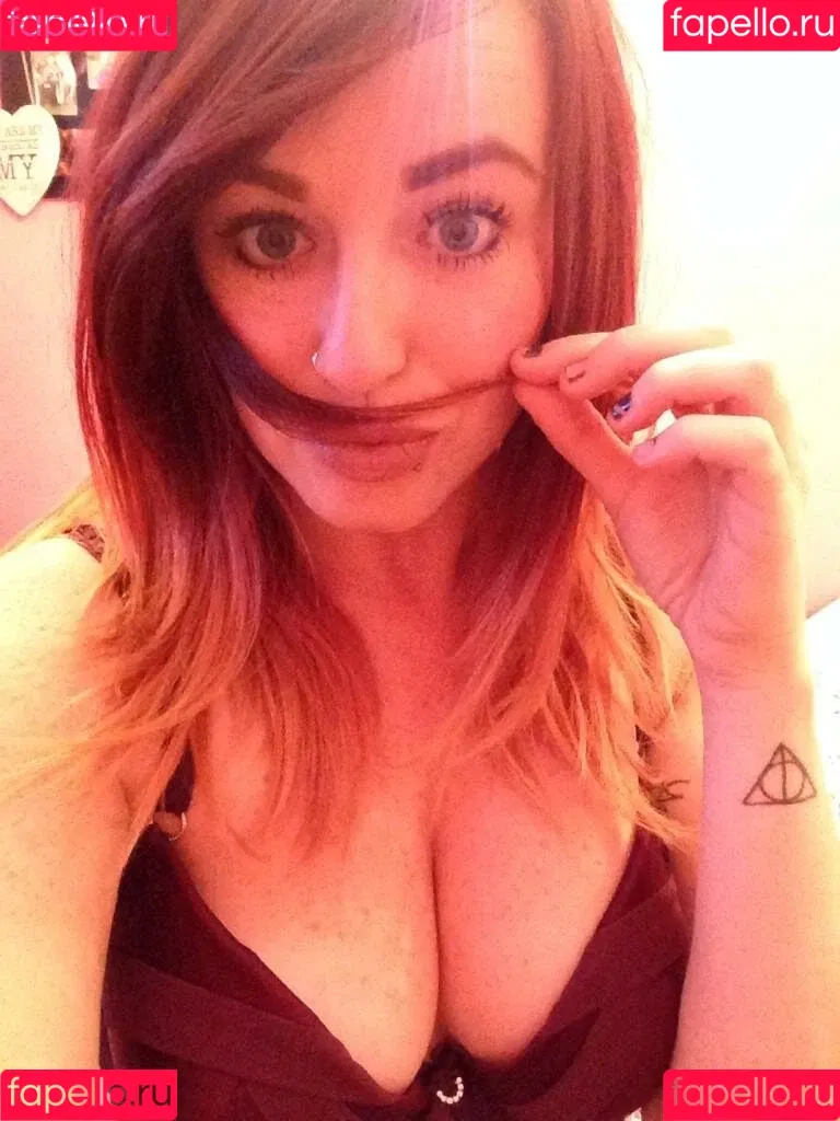 Amy Lewis / Amycakez / amy_cake Onlyfans Photo Gallery 