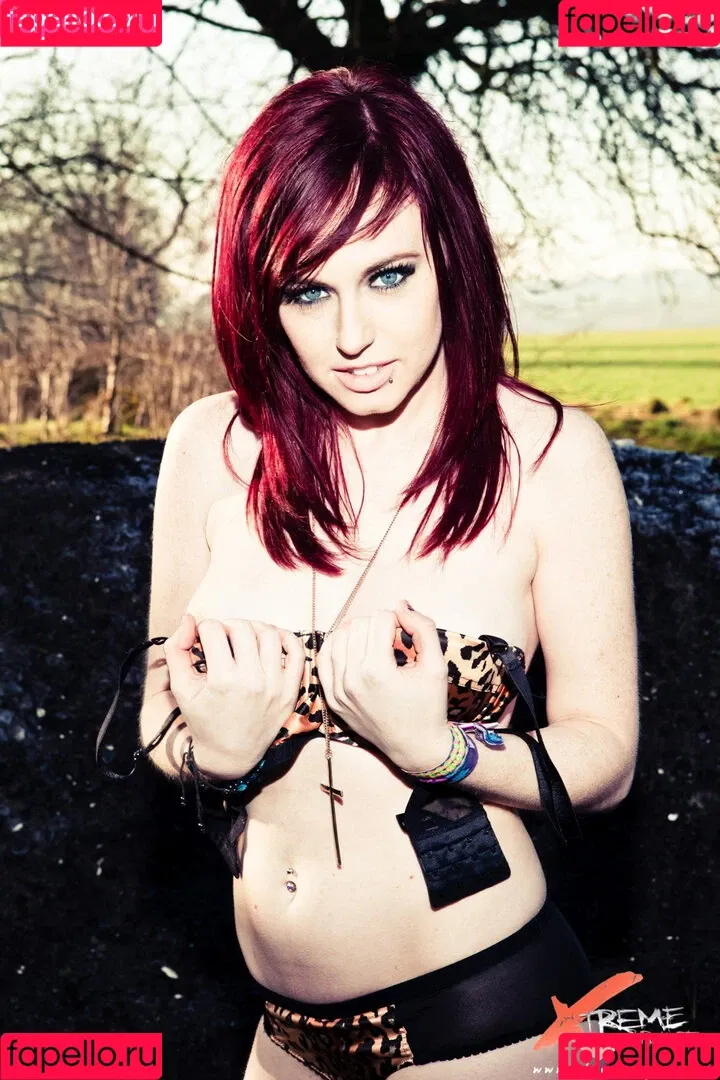 Amy Lewis / Amycakez / amy_cake Onlyfans Photo Gallery 