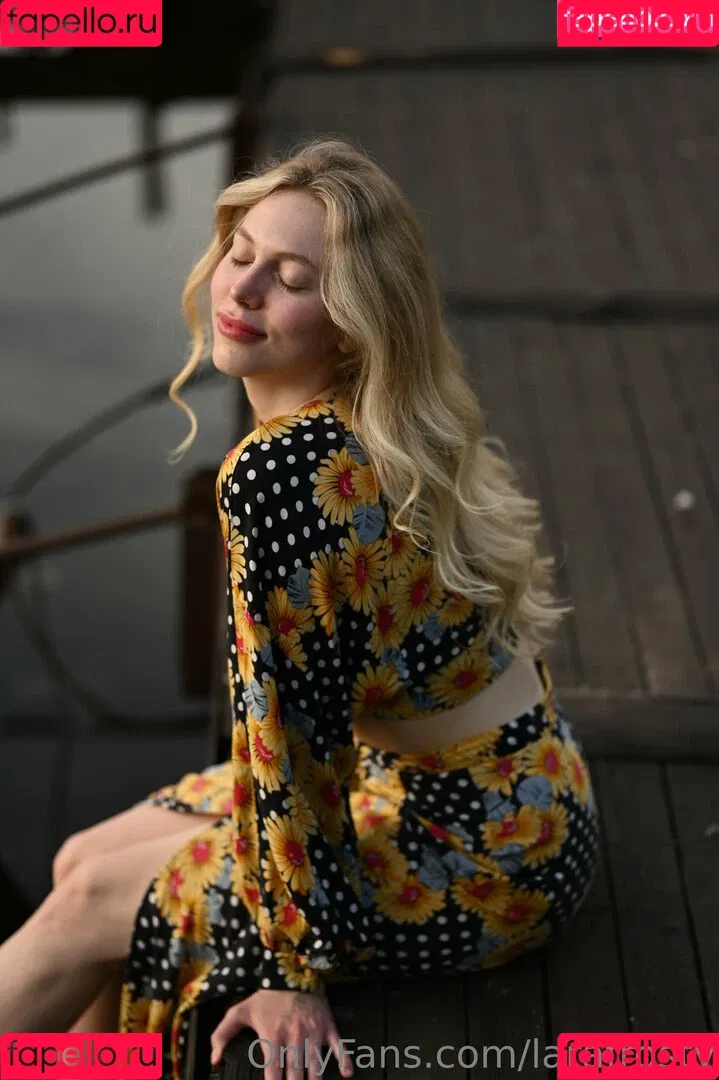 lara_fr666 / larafrosty Onlyfans Photo Gallery 