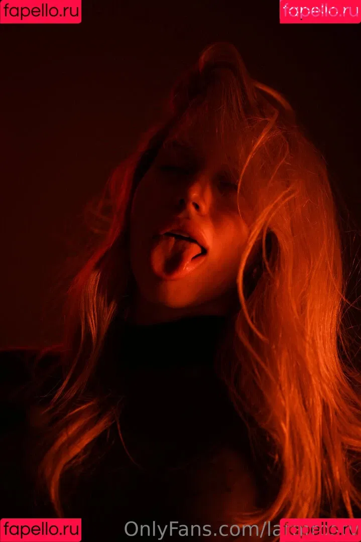 lara_fr666 / larafrosty Onlyfans Photo Gallery 