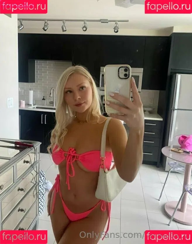 lara_fr666 / larafrosty Onlyfans Photo Gallery 