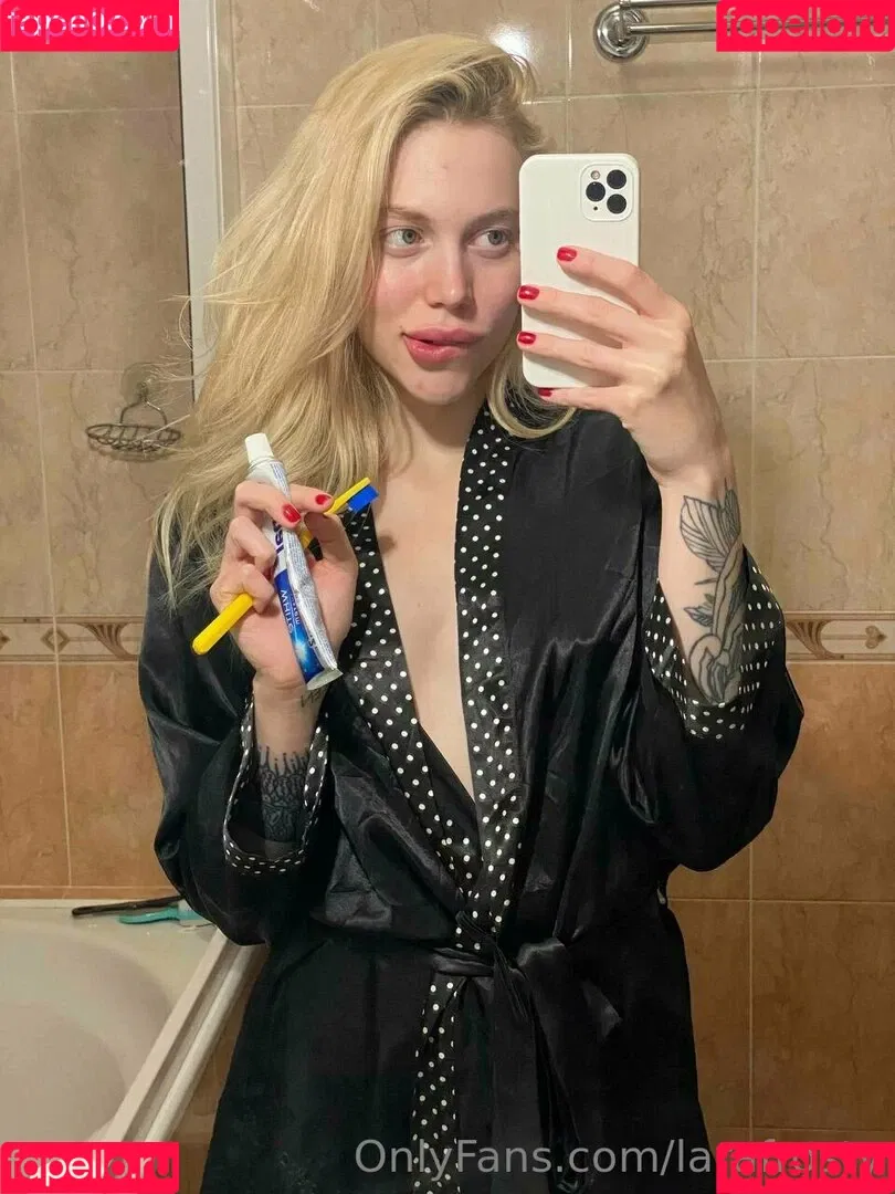 lara_fr666 / larafrosty Onlyfans Photo Gallery 