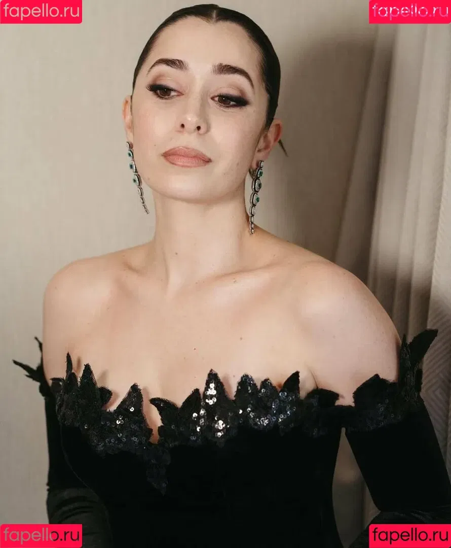 Cristin Milioti / cristinmilioti Onlyfans Photo Gallery 