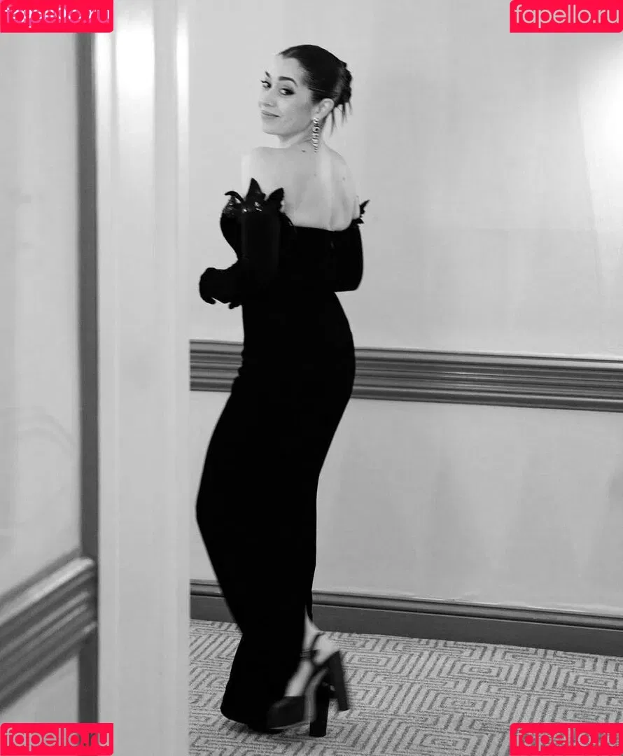 Cristin Milioti / cristinmilioti Onlyfans Photo Gallery 