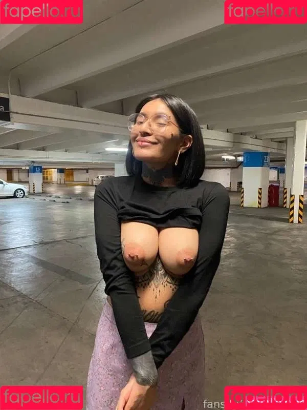 theviankasoles / viankasoles Onlyfans Photo Gallery 