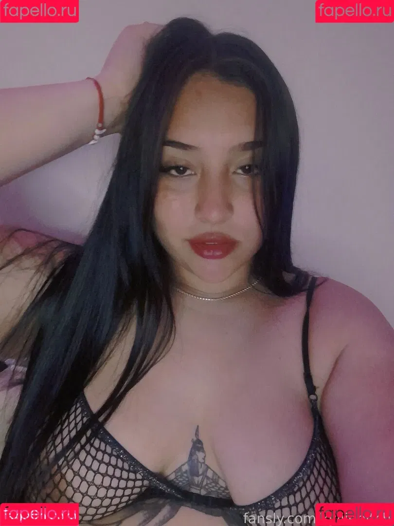 XFREYAAXX / xsarah_amyx Onlyfans Photo Gallery 