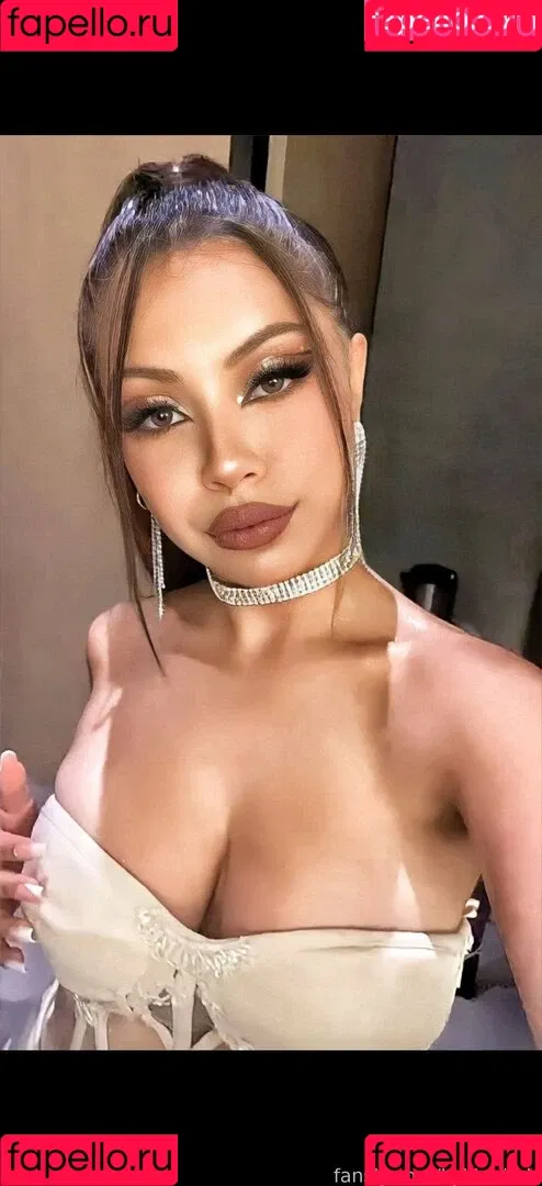 XFREYAAXX / xsarah_amyx Onlyfans Photo Gallery 