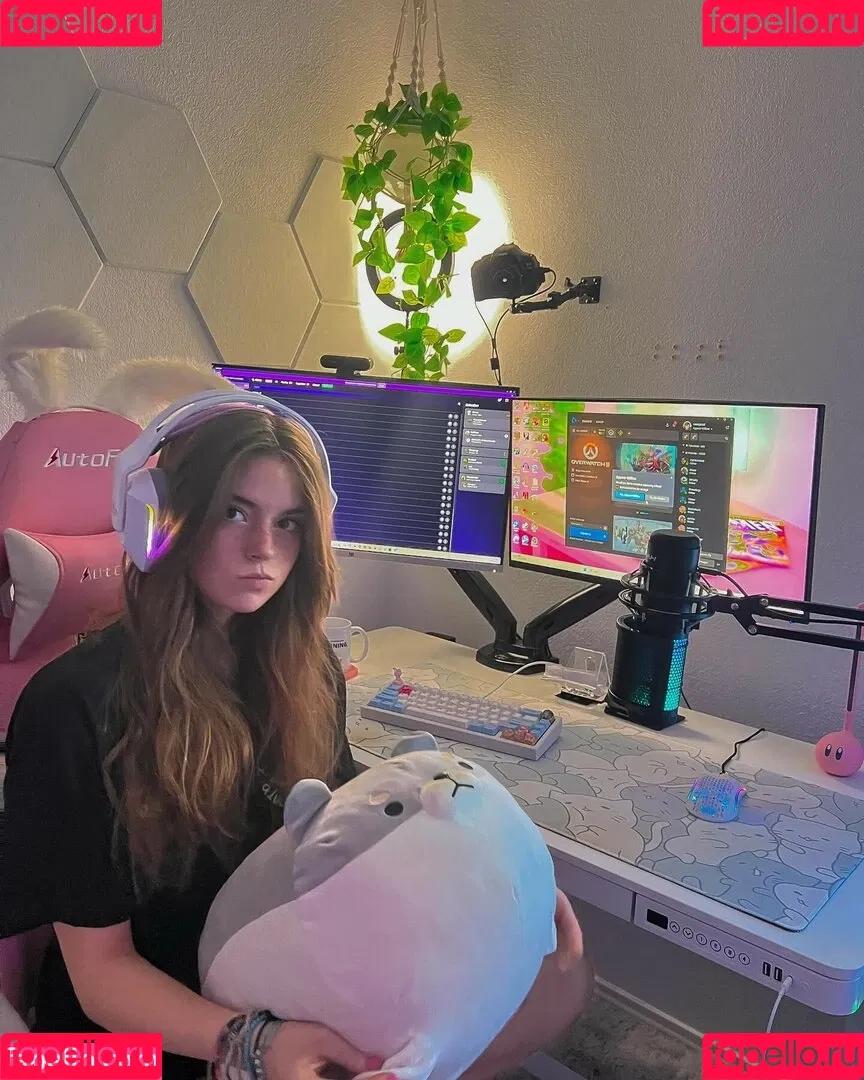 Hannah Stein / hnnhxl Onlyfans Photo Gallery 