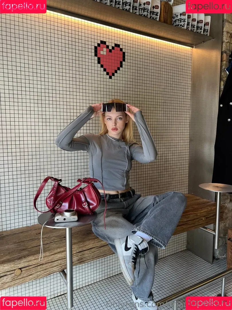 _tender0ni / ariadne_tender Onlyfans Photo Gallery 