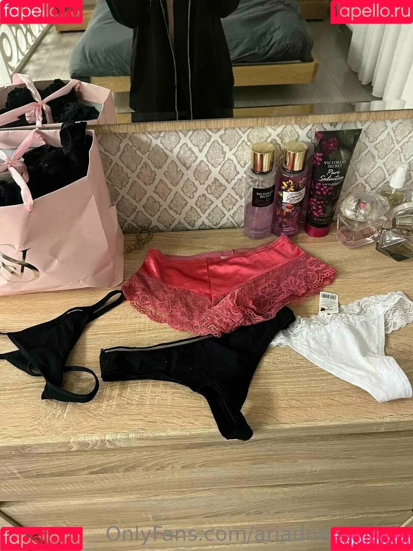 _tender0ni / ariadne_tender Onlyfans Photo Gallery 