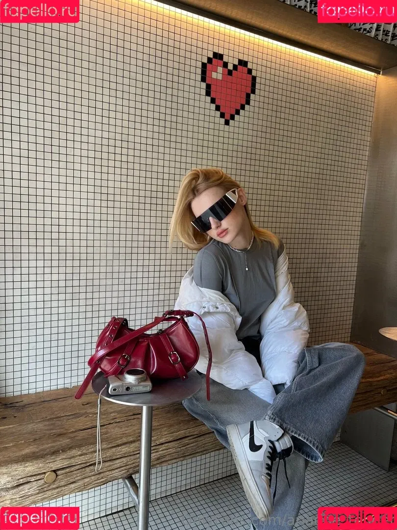 _tender0ni / ariadne_tender Onlyfans Photo Gallery 