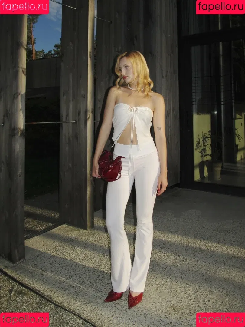 _tender0ni / ariadne_tender Onlyfans Photo Gallery 