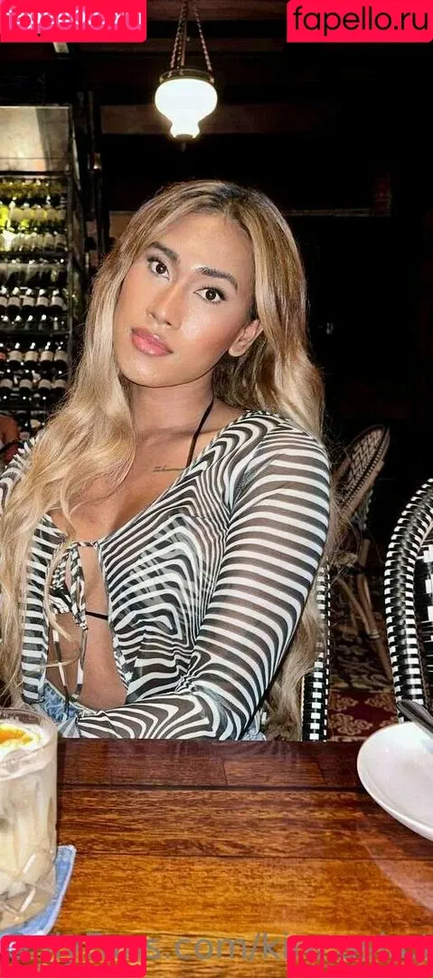 kira.asia.ts / kiranaroszie Onlyfans Photo Gallery 