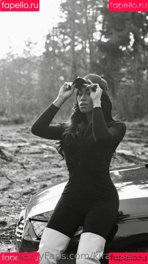 kira.asia.ts / kiranaroszie Onlyfans Photo Gallery 