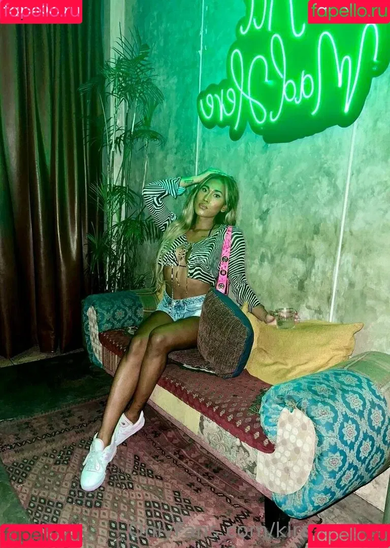 kira.asia.ts / kiranaroszie Onlyfans Photo Gallery 