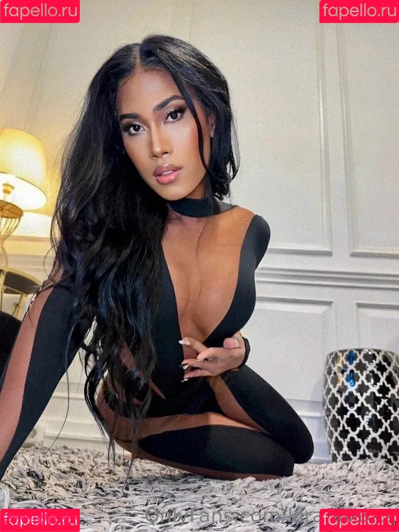 kira.asia.ts / kiranaroszie Onlyfans Photo Gallery 