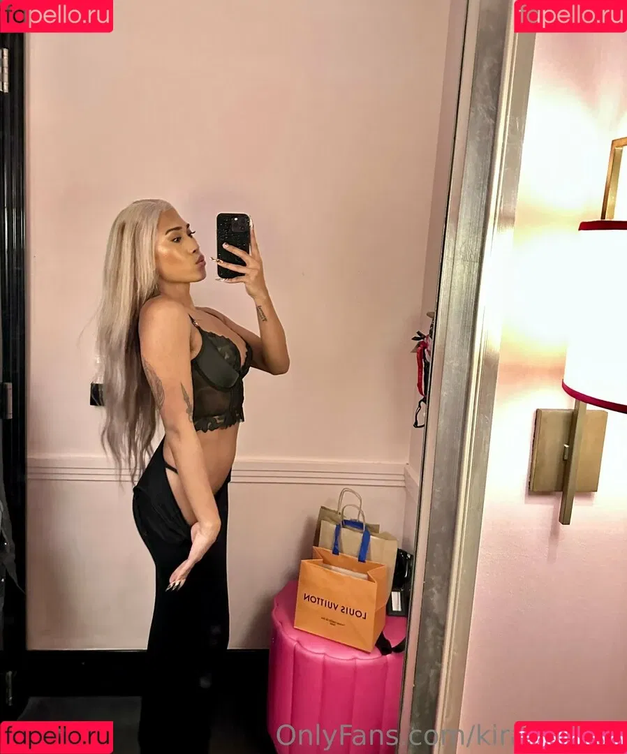 kira.asia.ts / kiranaroszie Onlyfans Photo Gallery 