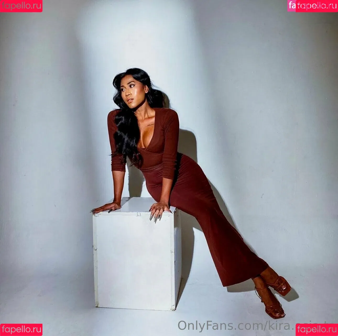 kira.asia.ts / kiranaroszie Onlyfans Photo Gallery 