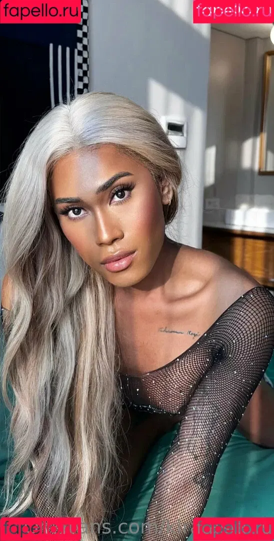 kira.asia.ts / kiranaroszie Onlyfans Photo Gallery 