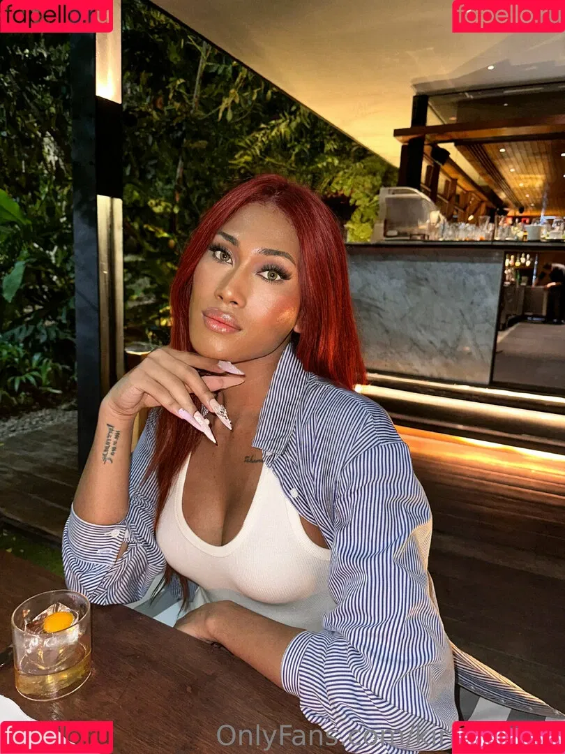 kira.asia.ts / kiranaroszie Onlyfans Photo Gallery 