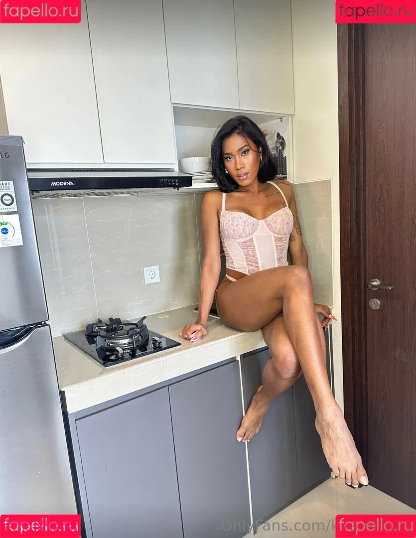 kira.asia.ts / kiranaroszie Onlyfans Photo Gallery 