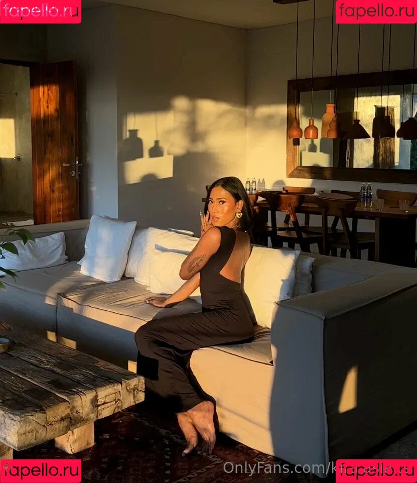 kira.asia.ts / kiranaroszie Onlyfans Photo Gallery 