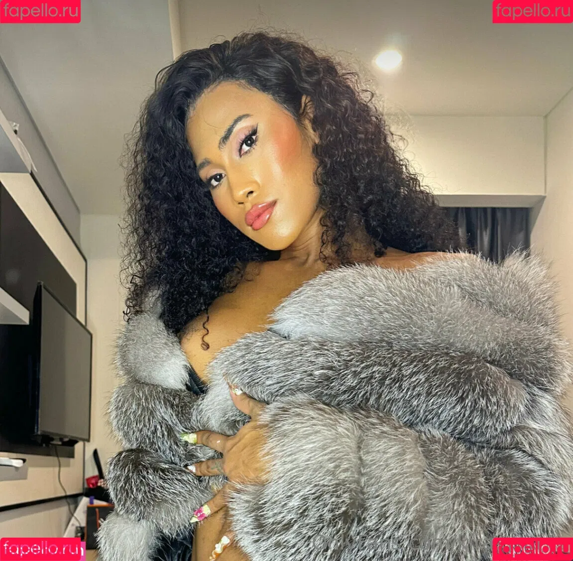 kira.asia.ts / kiranaroszie Onlyfans Photo Gallery 