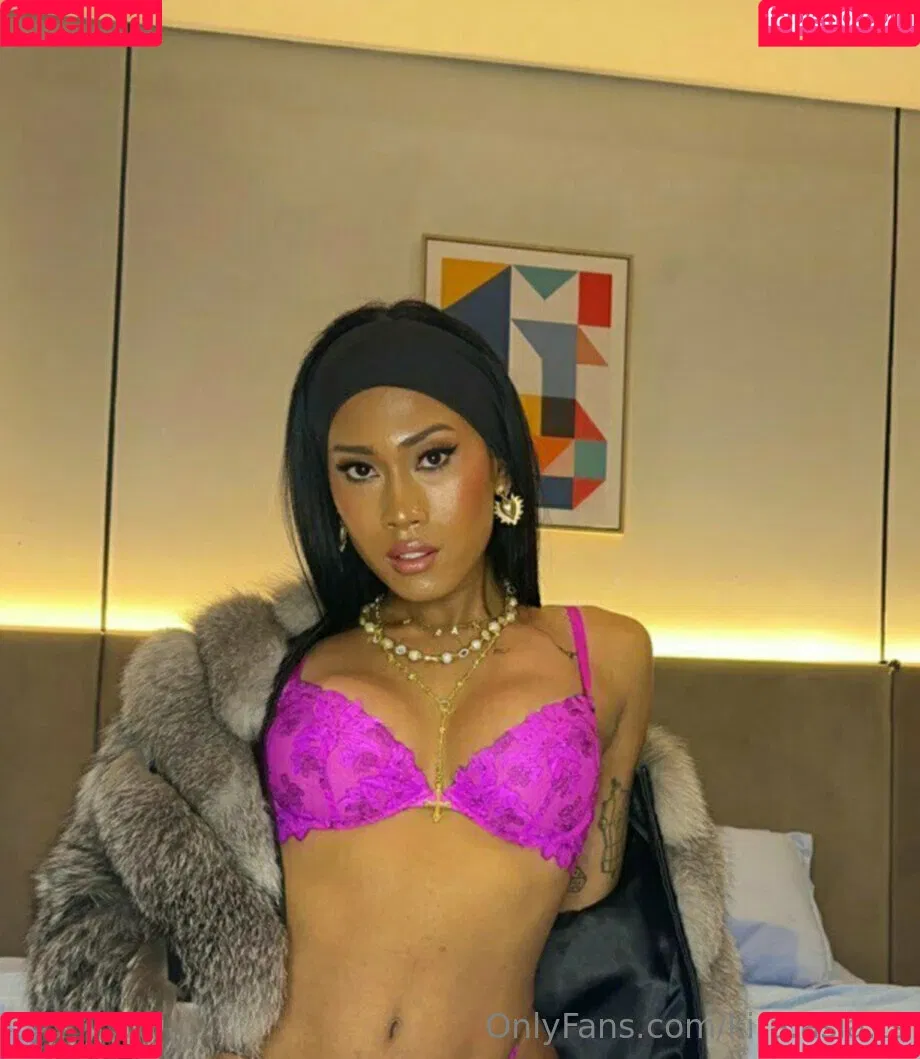 kira.asia.ts / kiranaroszie Onlyfans Photo Gallery 