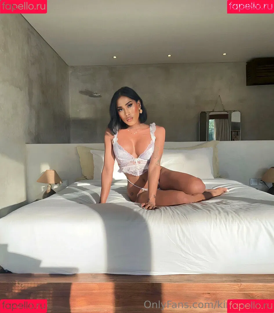 kira.asia.ts / kiranaroszie Onlyfans Photo Gallery 