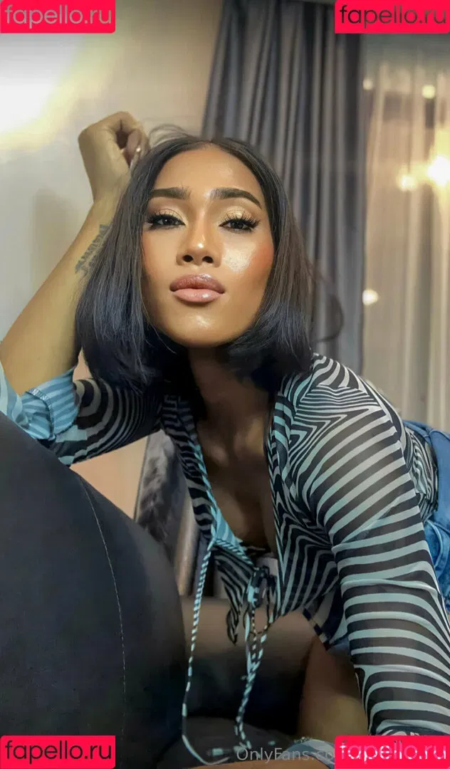 kira.asia.ts / kiranaroszie Onlyfans Photo Gallery 