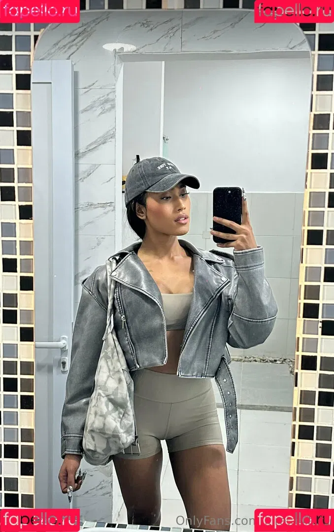 kira.asia.ts / kiranaroszie Onlyfans Photo Gallery 