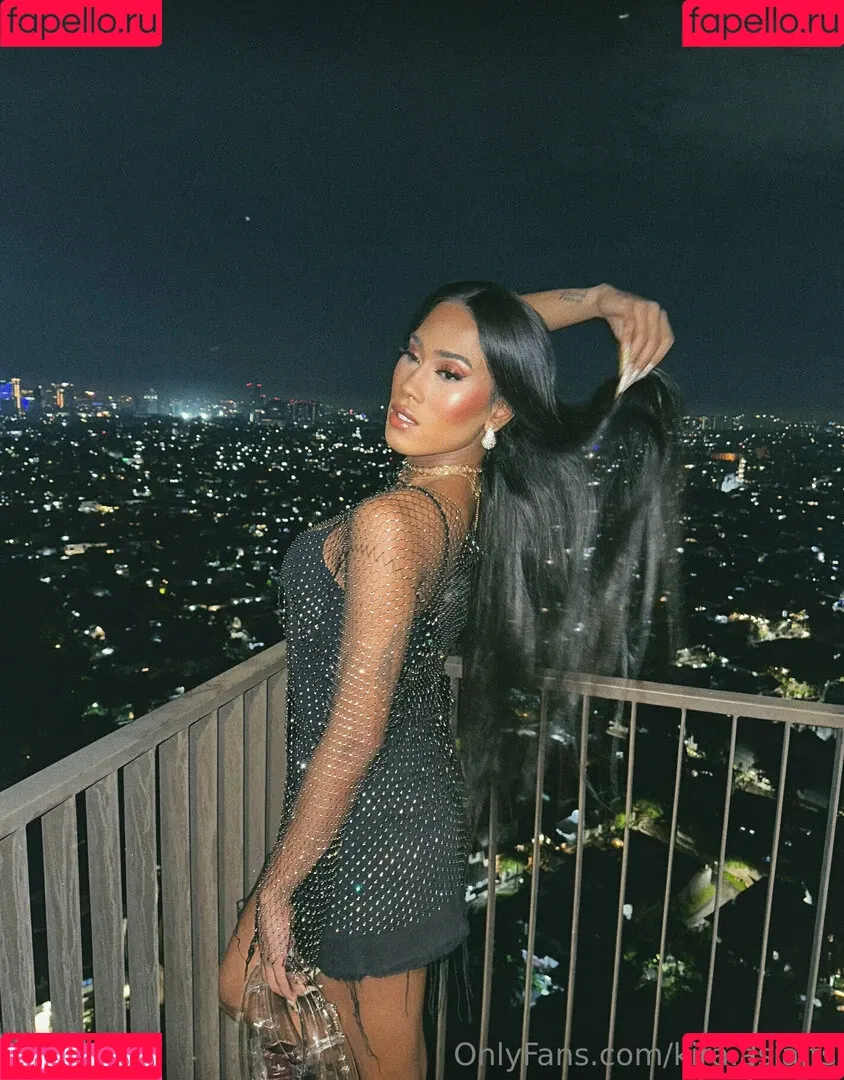 kira.asia.ts / kiranaroszie Onlyfans Photo Gallery 