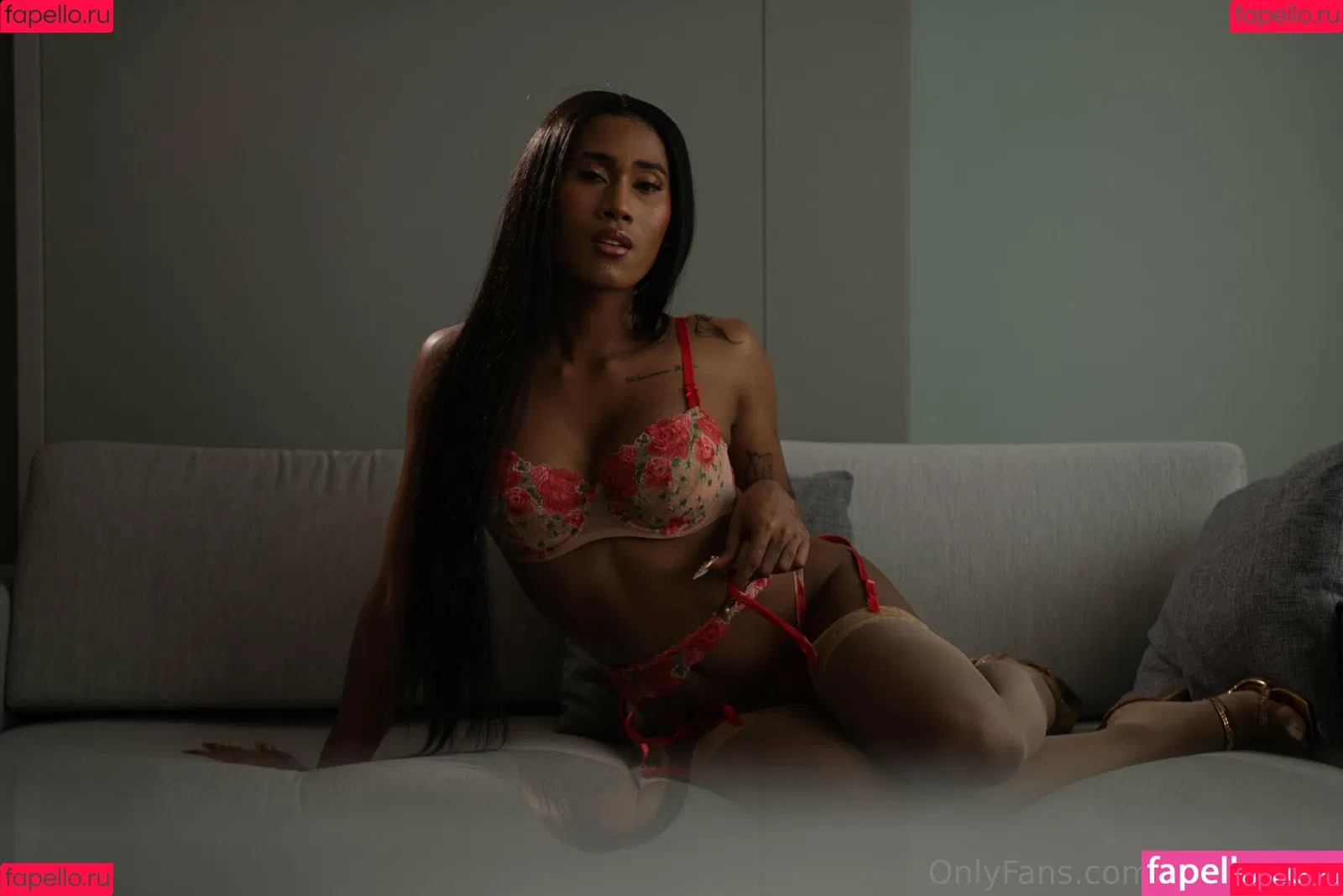 kira.asia.ts / kiranaroszie Onlyfans Photo Gallery 