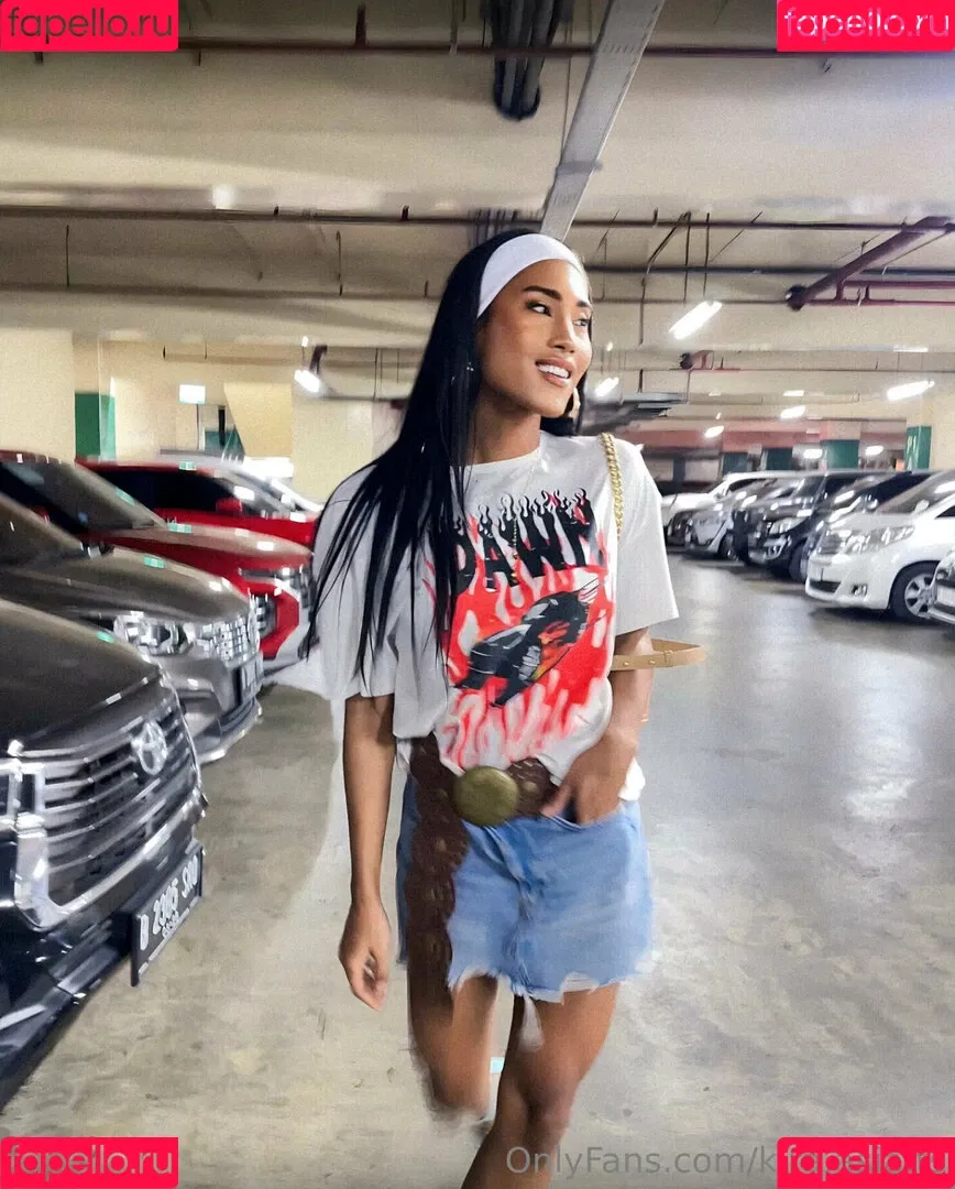 kira.asia.ts / kiranaroszie Onlyfans Photo Gallery 