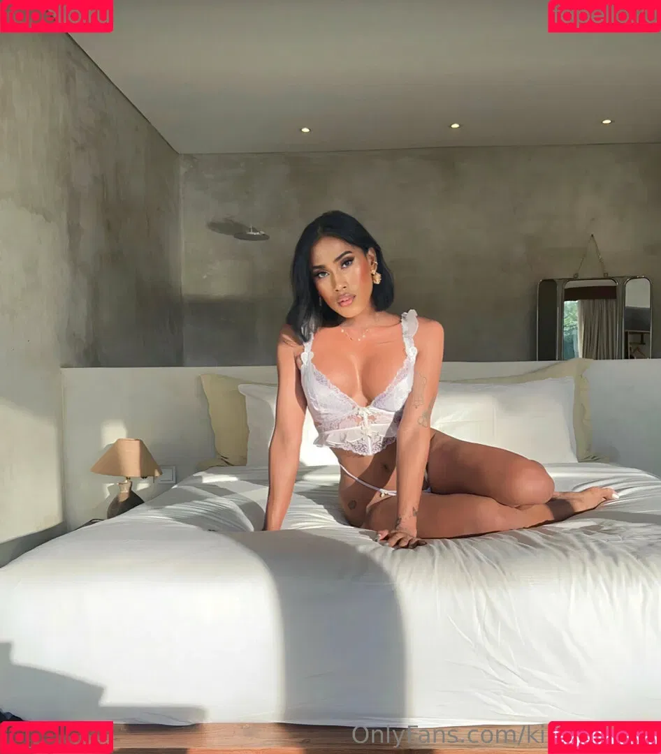 kira.asia.ts / kiranaroszie Onlyfans Photo Gallery 