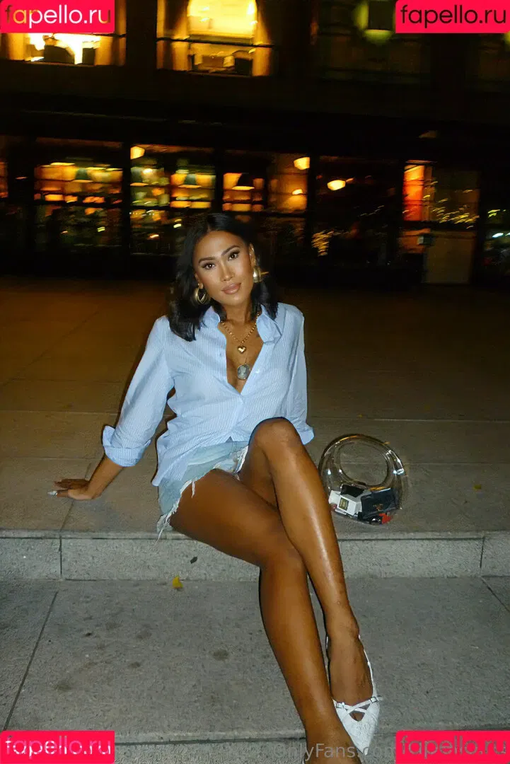 kira.asia.ts / kiranaroszie Onlyfans Photo Gallery 